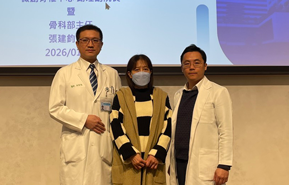 首創多主治偕同微創前開手術 25年脊椎側彎55歲還長高5公分